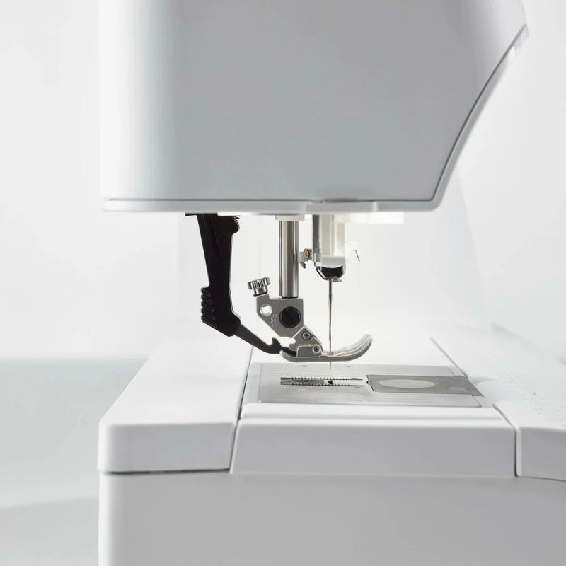 PFAFF Quilt Expression™ 720 Machine à coudre édition spéciale